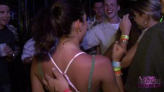 Private Sex College Freshmen Show Tits in Night Club on Spring Break Xnxx