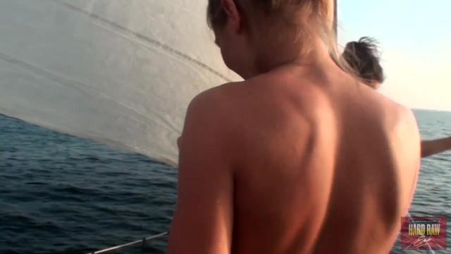 Banho LESBIAN YACHT SEX: Headed to Pleasure Island with Blonde Sluts in BIG Orgy! Sexcam - 1