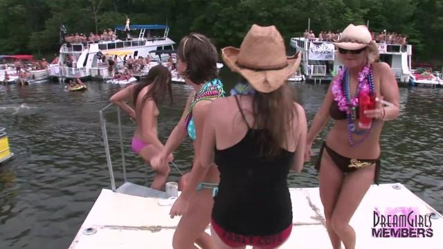 EuroSexParties Lake of the Ozarks Party with Girls Showing Pussy Chupada