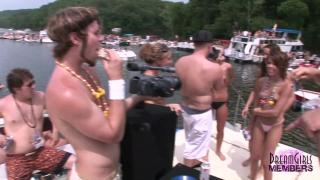 Hand Job Hot Coeds Party Totally Naked in Lake of the Ozarks With