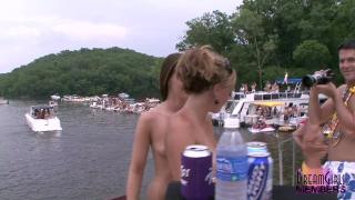 Pete Party Girls Bump Grind & Shake their Naked Asses at the Ozarks Pictoa