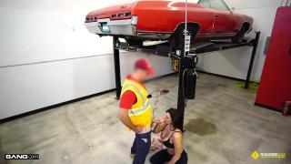 Wild Roadside - Busty Married Mom Fucks Roadside Assistance Speculum