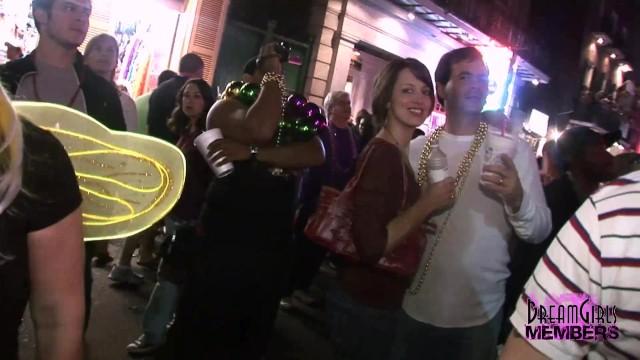 videox Awesome Street Flashing at Mardi Gras DoceCam