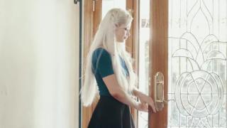 Dicksucking Sweet Sinner - Petite Blonde Teen Elsa Jean Gets so Horny with her Stepbrother Camgirls