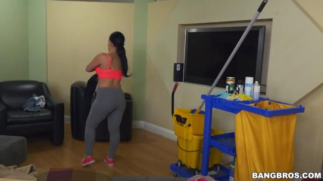 Big Ass BANGBROS - Latin Babe Kimmy Kush taking Dick from her Client on the first Day of Work MyCams - 1