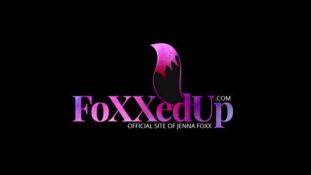 Sonia Harcourt Cums to Jenna Foxx's Birthday Party! - 1
