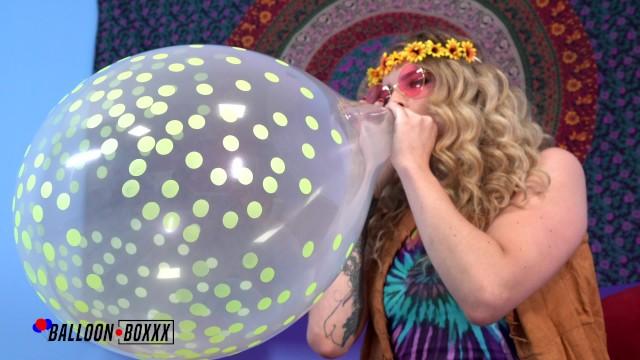 Hot Hippie Girl Blows to Pop & Strips Naked - Balloon Boxxx - 1