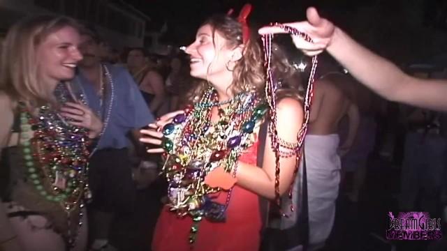 GayMaleTube Hotwives Girlfriends Stepsisters & Stepmom's all get Naked in Key West Spy Cam