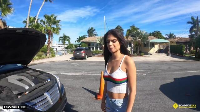Porno Roadside - Stranded Latina Teen Fucked by Roadside Assistance GamesRevenue - 1