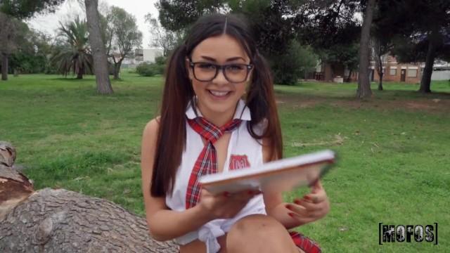 Mofos – Gorgeous School Girl Martina Smeraldi Fucks Jordi El Polla in the Park - 1