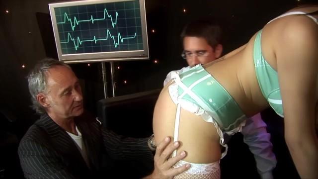 Tease HEALT WATCH - Scene 1 - with KATIE WEALE CamPlace
