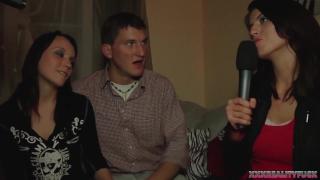 Classic Quickie in Amateur Bedrooms... Perverted Couple Satisfy by Threesome Teasing