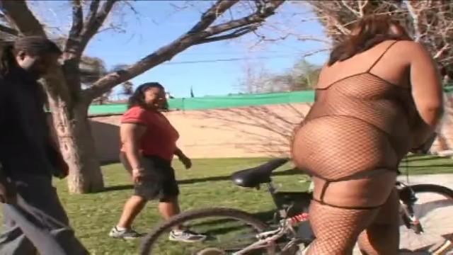 BoyPost Big Black Thick Woman with Big Tits and Flexible Legs Gets Deep Penetrated Creampies - 1