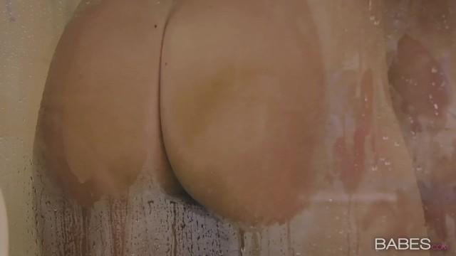 Spy Cam Babes - Jenifer Jane Fucks Stanger in the Bathroom after Steamy Shower Royal-Cash - 2
