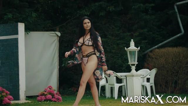MARISKAX Mariska Gets Stuffed by Black Cock Outdoors - 1