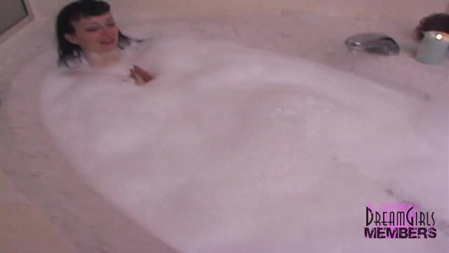 Sexpo Bubble Bath Hot Wax and Tit Play on some Big Juggs smplace