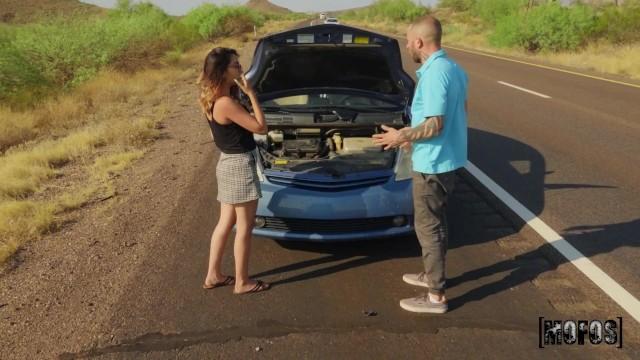 Step Mofos - Callie Jacobs Fucks Scott Nails as a Gift for the Ride he Gave her when her Car Broke down Tetas Grandes - 2