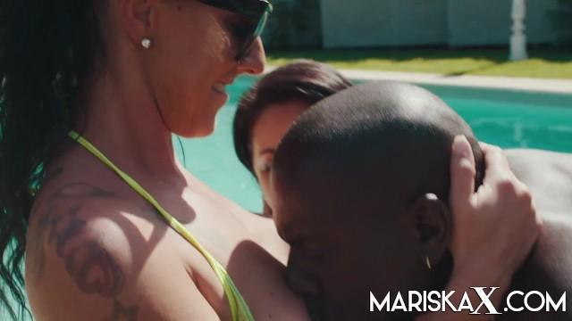 LetItBit MARISKAX Mariska and Texas Patti Pay the Rent with Sex Pool - 2