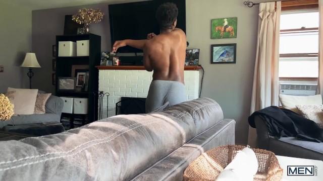 Men - Ty Shine Works out when he Sees Bruno Cartella Watching him through the Window - 2