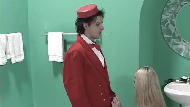 AdwCleaner Petite Blonde Girl Engage in Rough Fuck with the Room Service Guy in the Bathroom Playing - 1