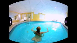 Hugetits TmwVRnet - Blonde Enjoys Solo Play in a Pool Young Old