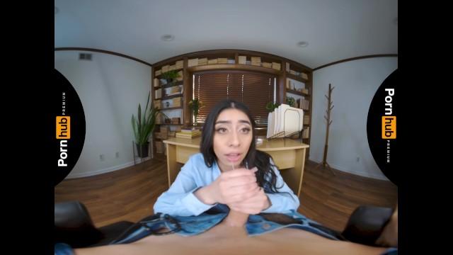 Amateurs VR 180 - Spanish Lesson Assfingering - 1