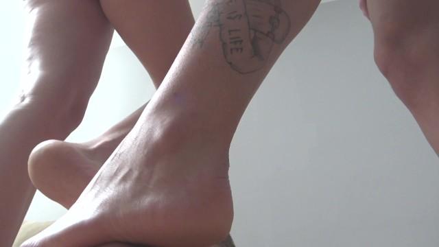 Giantess Soles Worship! - 2