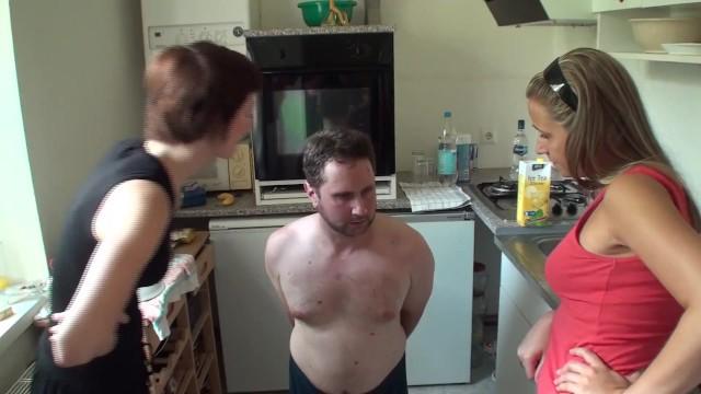 Pack Melady and Lea let their Spittoon and Ashtray Joschi Kneel down in the Kitchen. Tugjob - 1