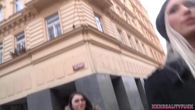 MILF Whore Suck and Fuck during a Sightseeing Tour - 1