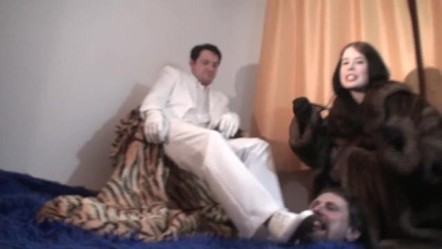 Interview THE FUN HOUSE PART 4 – THE LOSER FLOOR: Cams