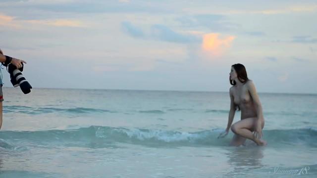 PinkDino Nubile Beauty Posing Nude at the Beach in Bahamas - Full Video! 4tube