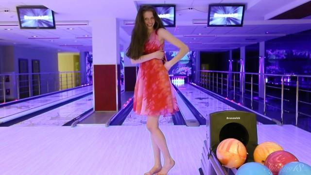 Hot Girl Pussy Brunette Teen Model Playing Naked in the Bowling Alley - Full Video! Wav - 1