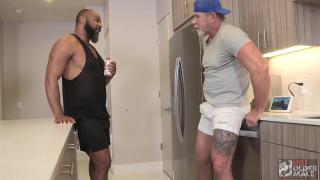 Bokep Muscle Daddy Fuck in the Kitchen Ass Sex