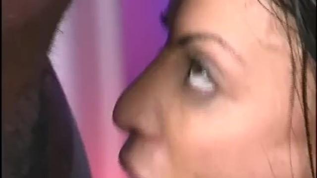 Free Porn Amateur Black Guy Serve his Huge Dick to a Hot Teen Latina and Fucked by a Muscular Daddy - Pornhub.com French Porn