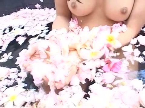 Fabulous Japanese model Risa Coda in Exotic Outdoor, Shower JAV scene - 1