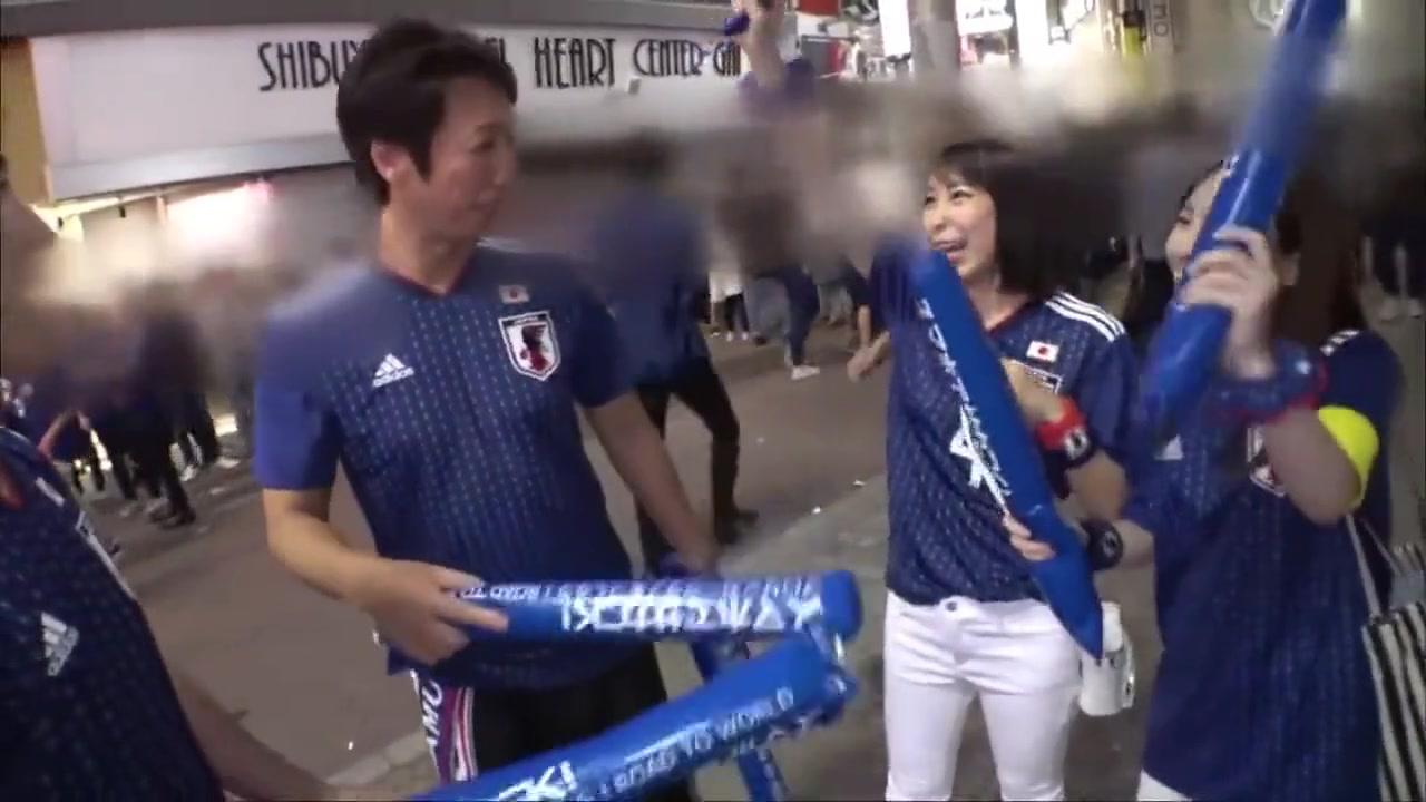 World cup 2018,Japan team's fans celebrate the first victory 4P sex - 2