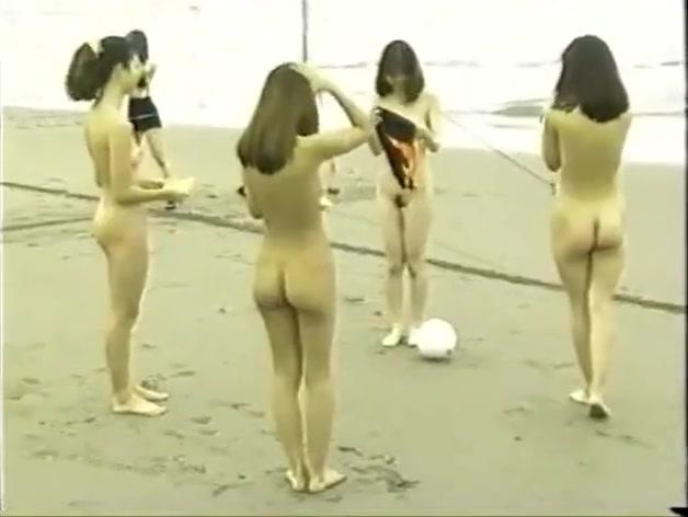 japanese nude girls play volleyball on the beach - 1