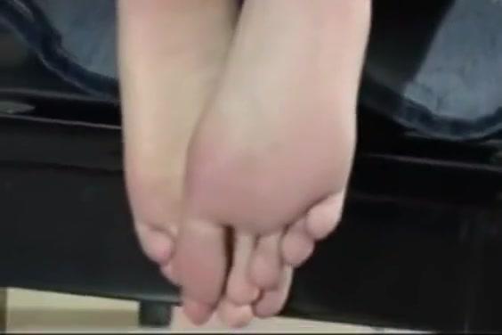 ZoomGirls nessy feet Assfuck