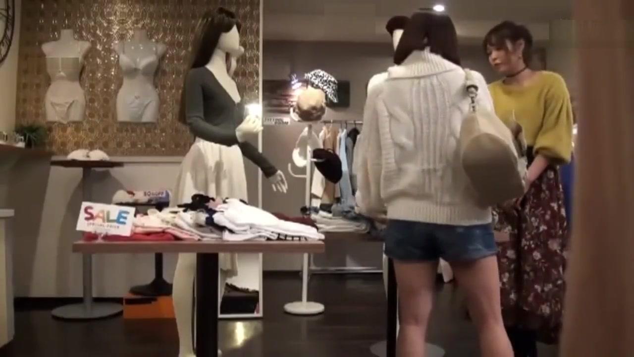 Mannequin Challenge in Clothes Store - 2
