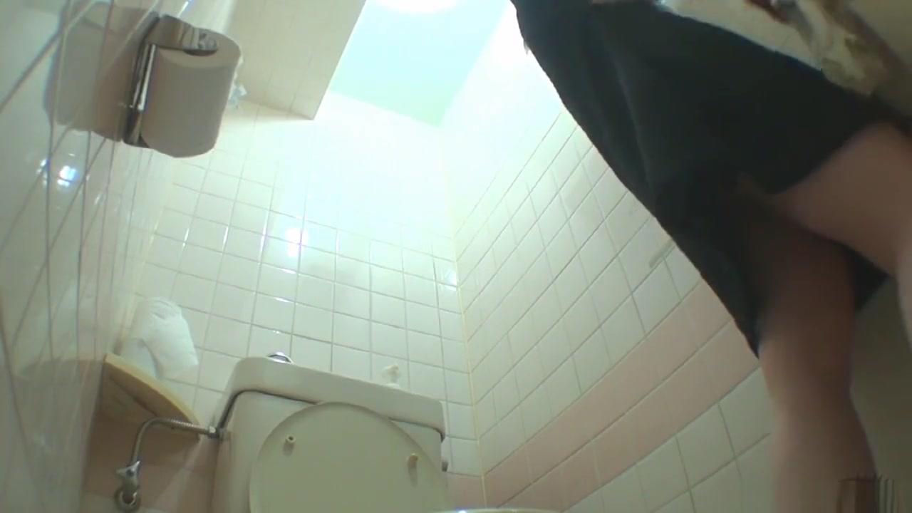 Sexual Excitement In The Restroom - Scene 2 - 1