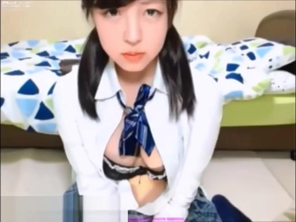 Hot Chinese Teen Masturbate on Webcam - 1
