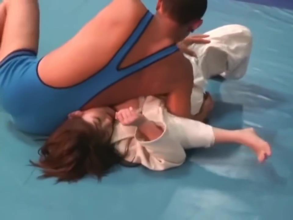 Judo girl VS Wrestling boy maledom - 1