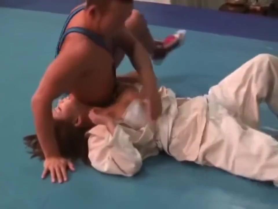 Sexy Judo girl VS Wrestling boy maledom RarBG