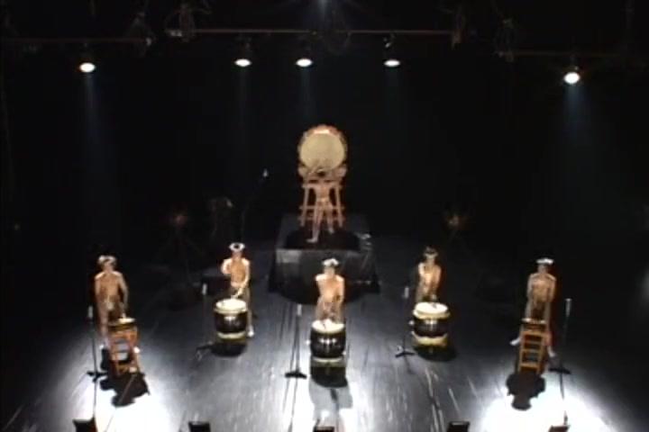 nude japanese taikao drums - 1