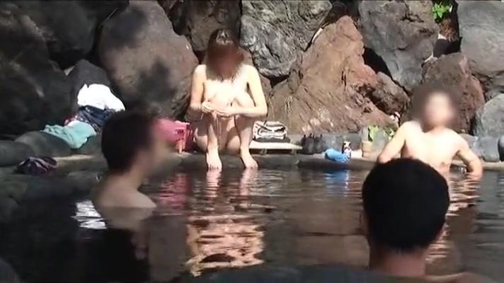 Free Rough Sex Porn  Nao exhibitionist coed bath MangaFox - 1