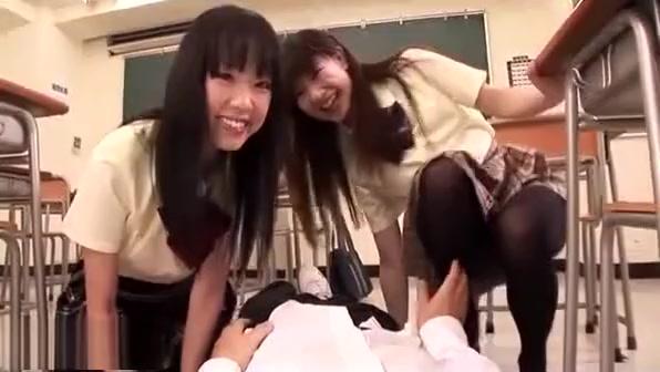 Pornuj Uniformed Japanese Women Black Pantyhose Together Friends