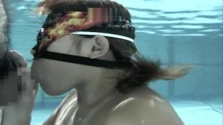 Tugjob Japanese Girls Underwater BJ Les