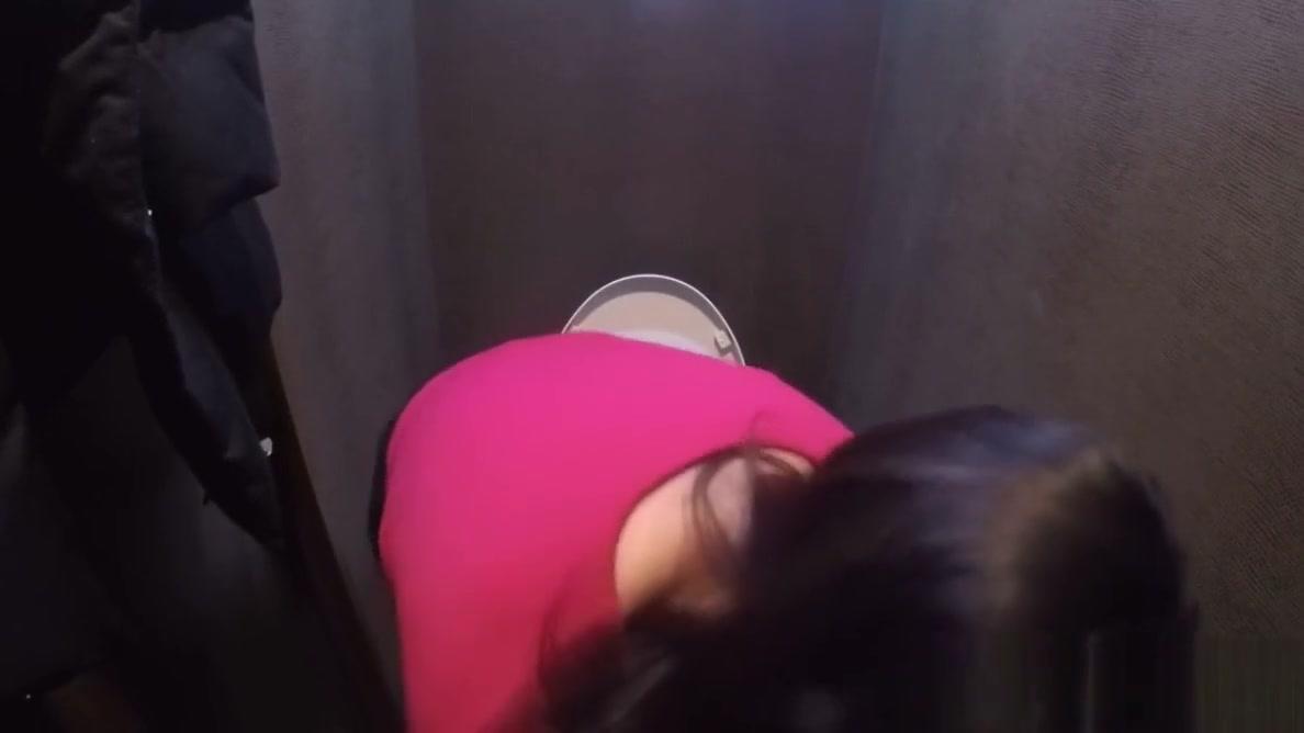Funny-Games Asian fingers and pees Curvy