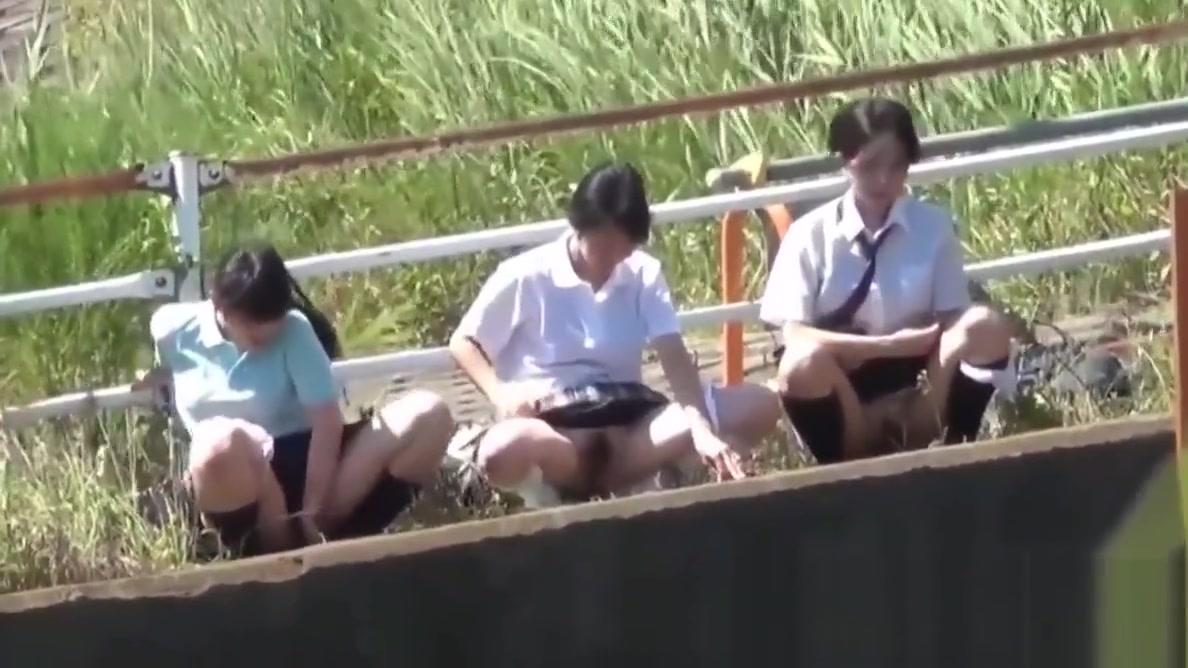Teenage asians urinating - 1