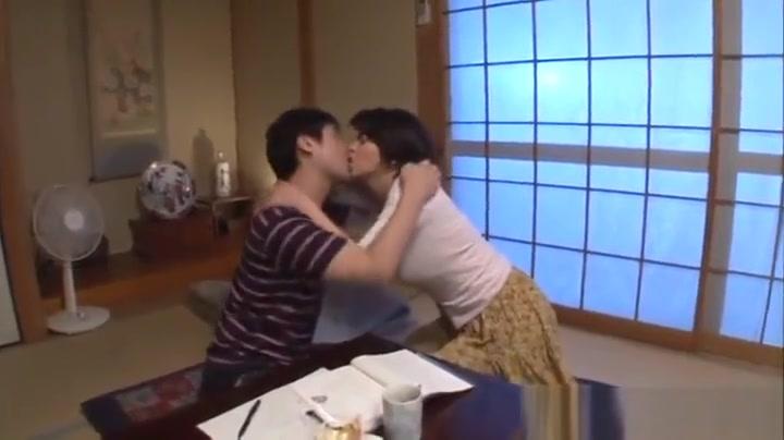 Japanese mom Beni Itou gets her hairy snatch licked and fucked hard - 1